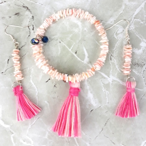 Sea Shells Memory Wire Wrap Bracelet - Picture 1 of 7